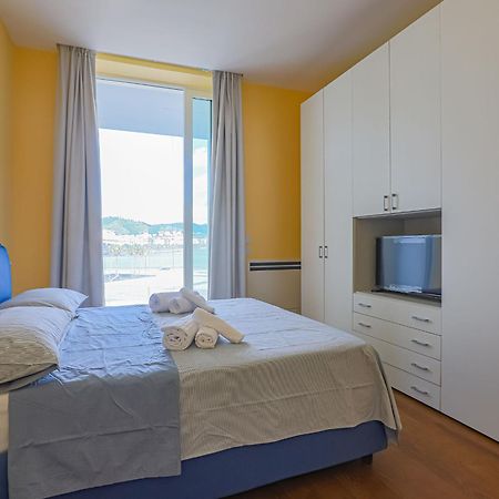 Amami Al Crescent Apartment ซาแลร์โน ภายนอก รูปภาพ